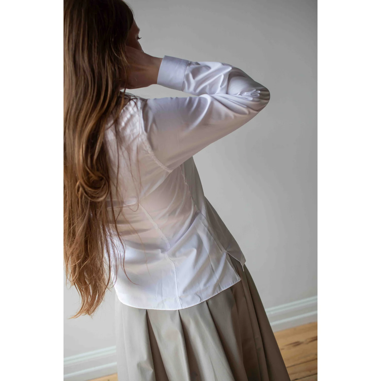 Flore Flore Rosie Shirt in White - Image 12