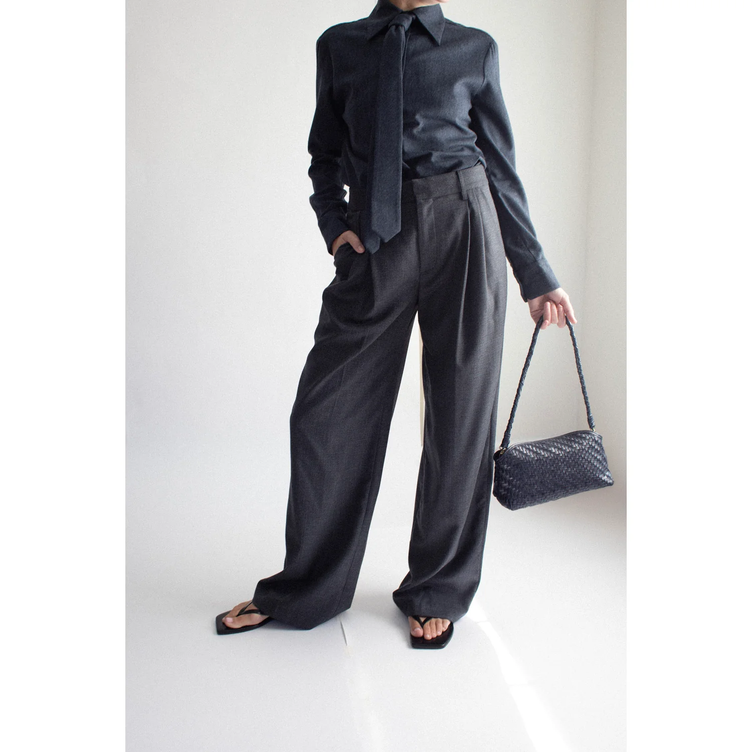 Kallmeyer Roxana Low-Rise Trouser in Navy Houndstooth - Image 6