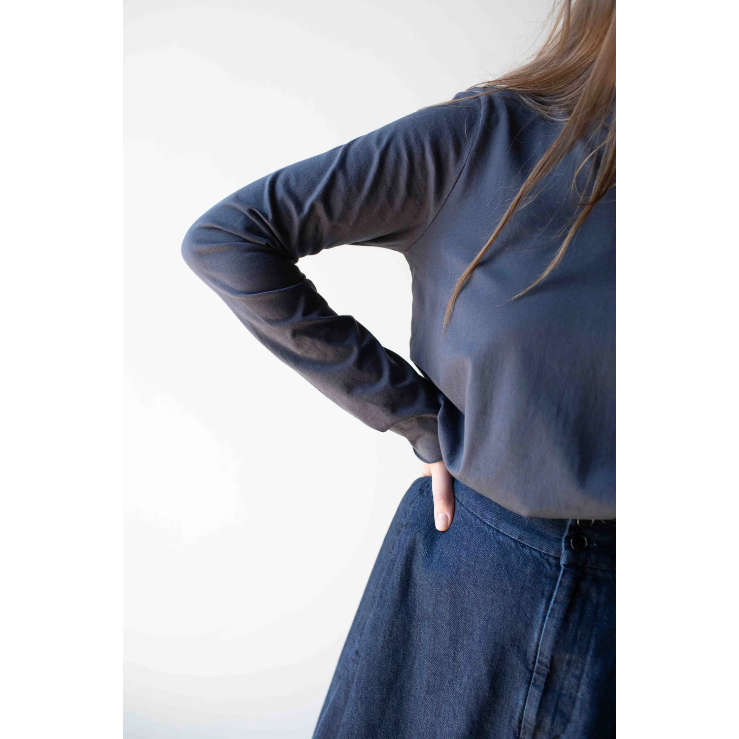 Labo.Art Agapi Tee in Graphite - Image 7