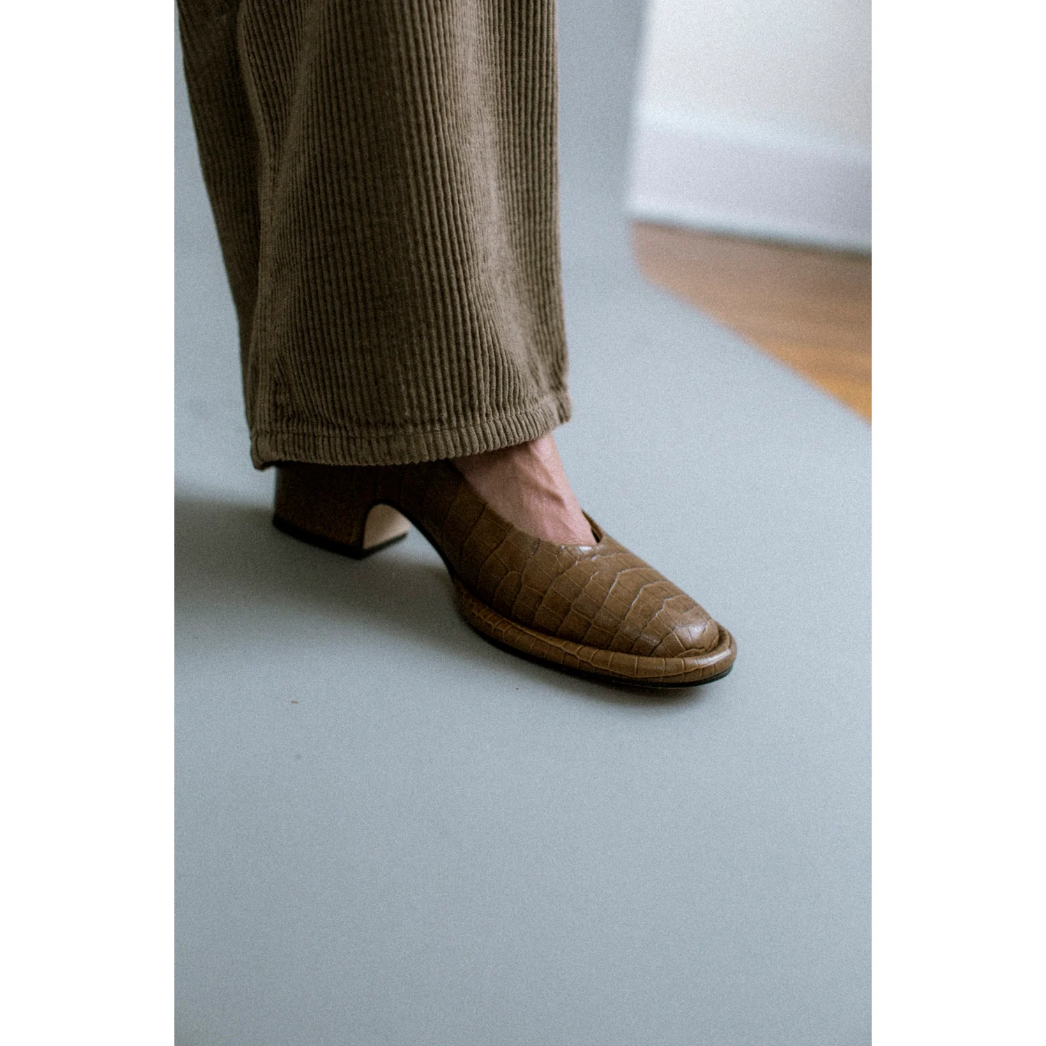 Kallmeyer Column Leg Jean in Mink Distressed Corduroy - Image 10