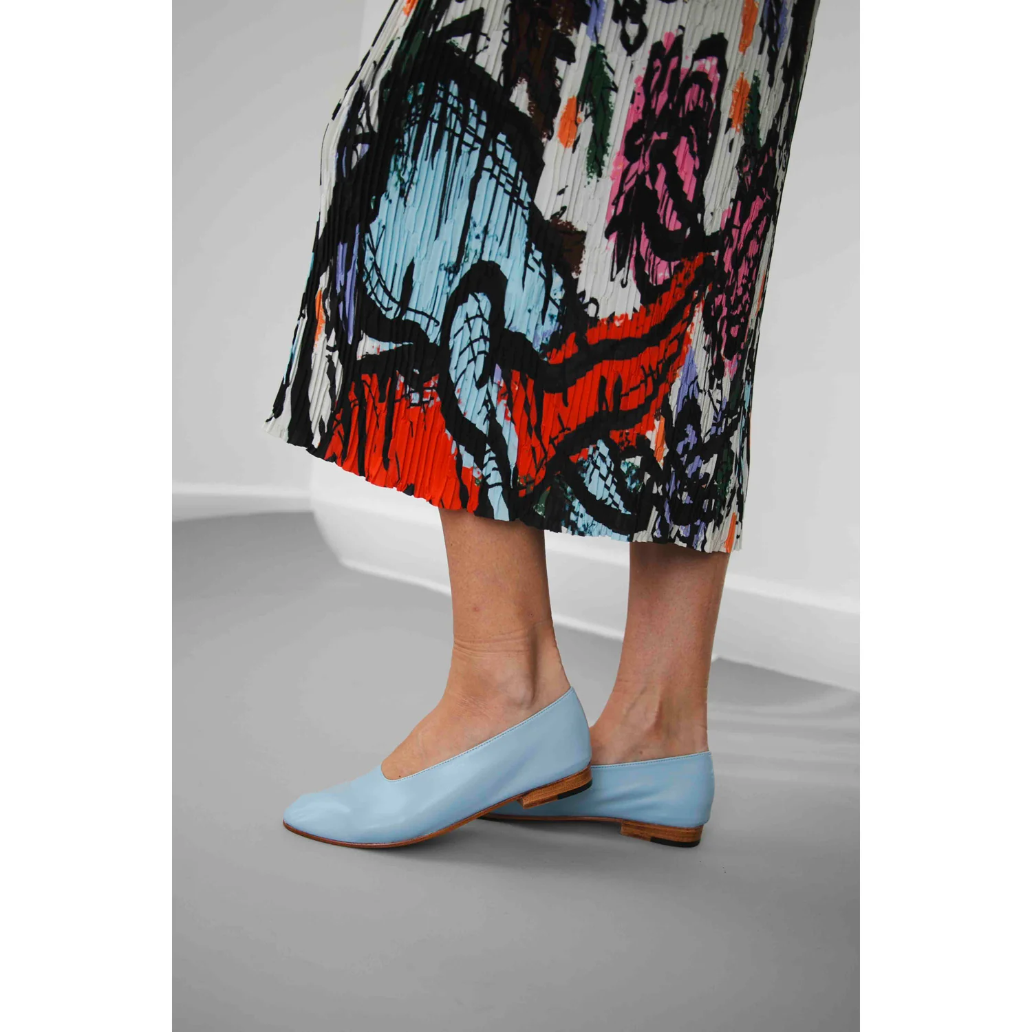 Martiniano Glove Flat in Light Blue - Image 5