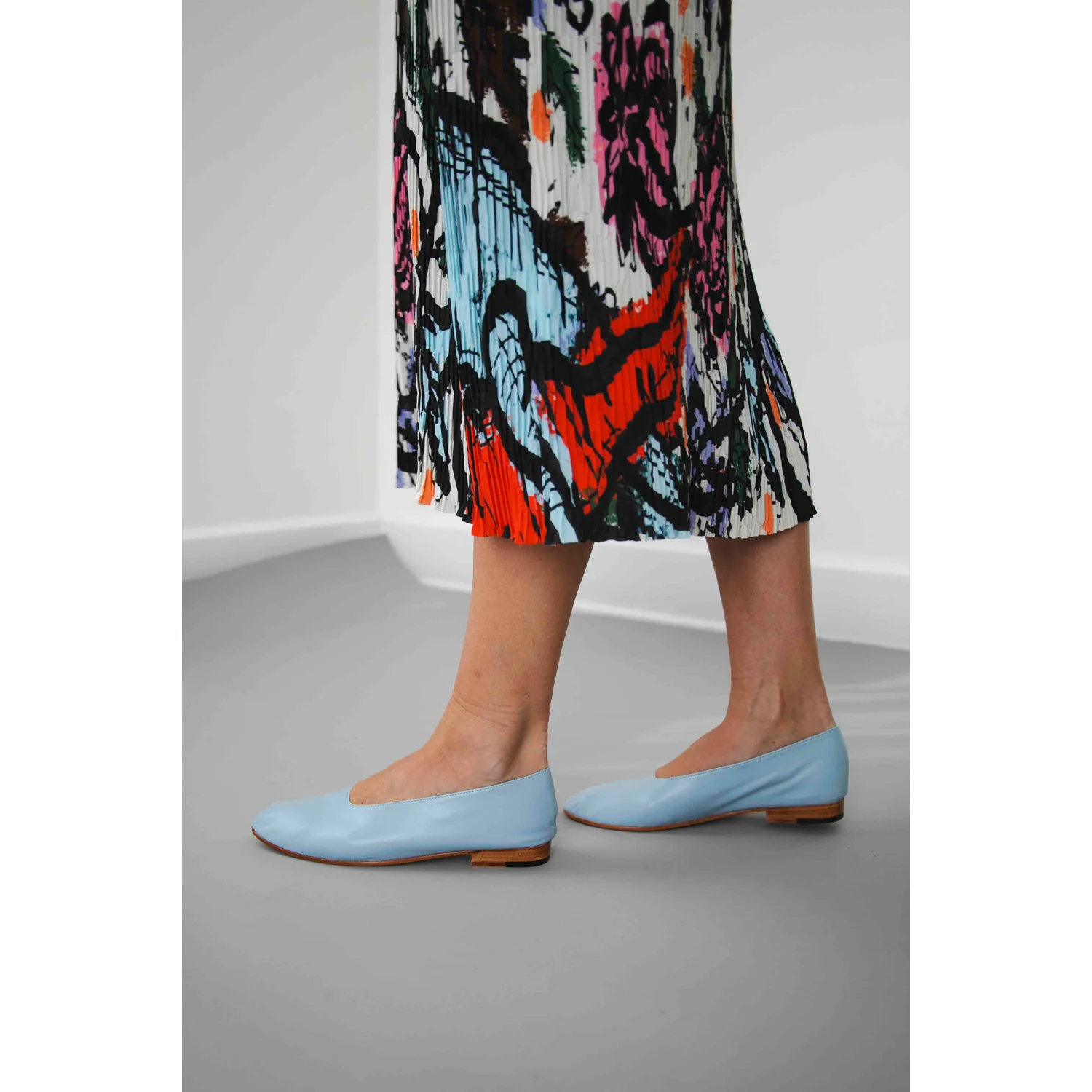 Martiniano Glove Flat in Light Blue - Image 6