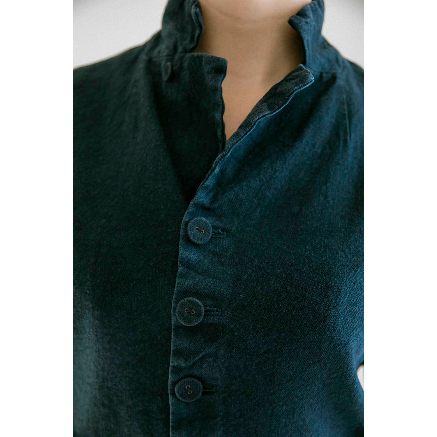 Pas de Calais Linen Cotton Soft Twill Tailored Jacket in Navy - Image 8