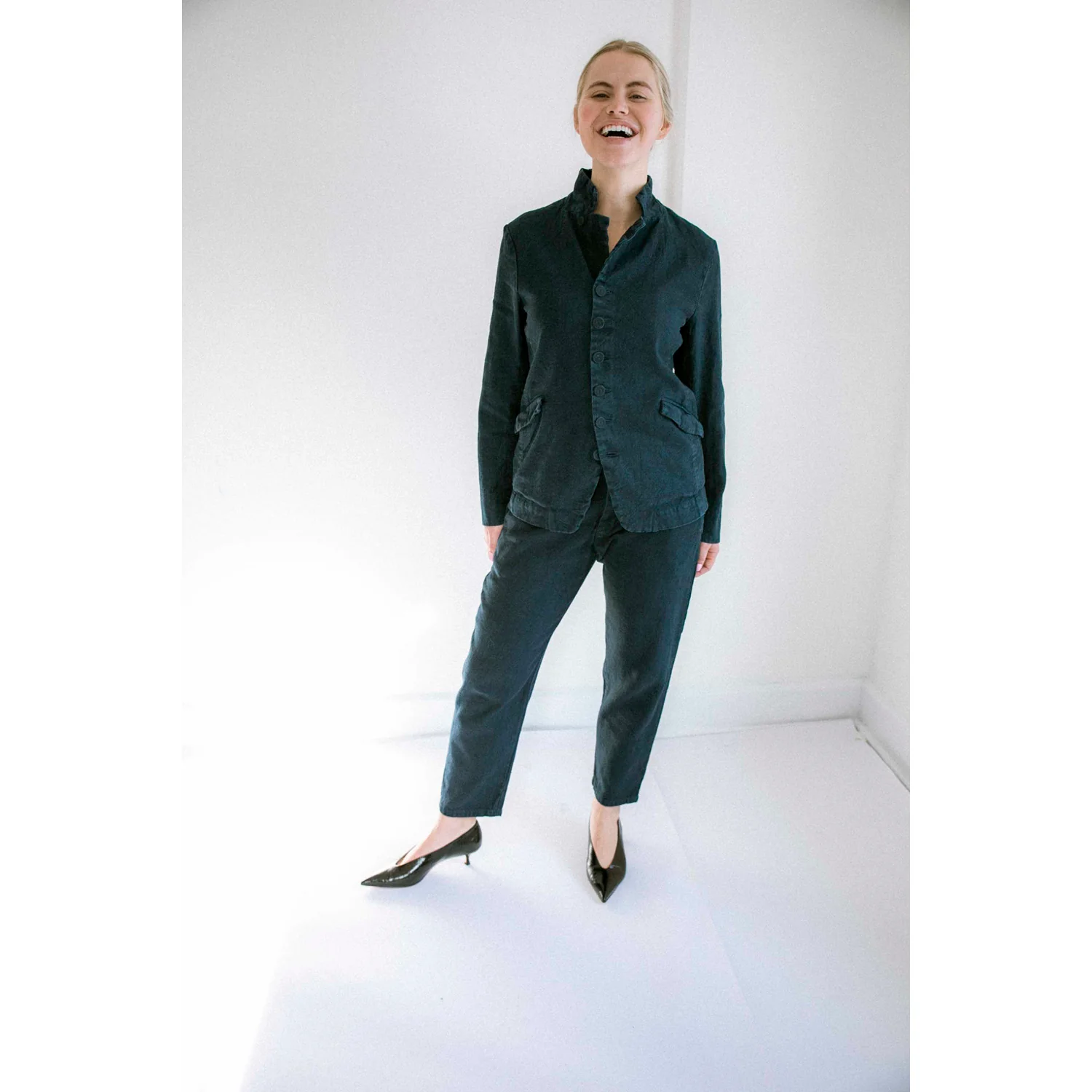 Pas de Calais Linen Cotton Soft Twill Tailored Jacket in Navy - Image 7