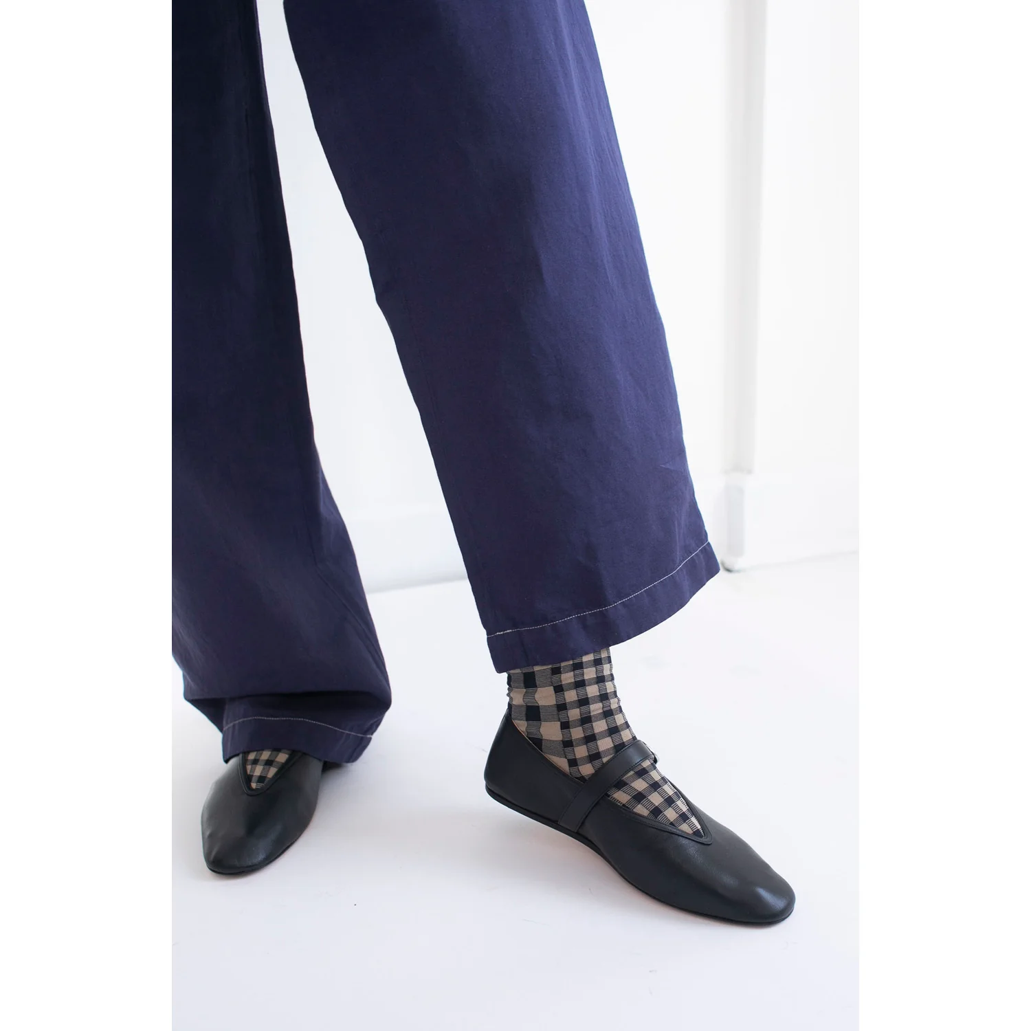 Le Monde Béryl Stella Slipper in Midnight Blue - Image 8